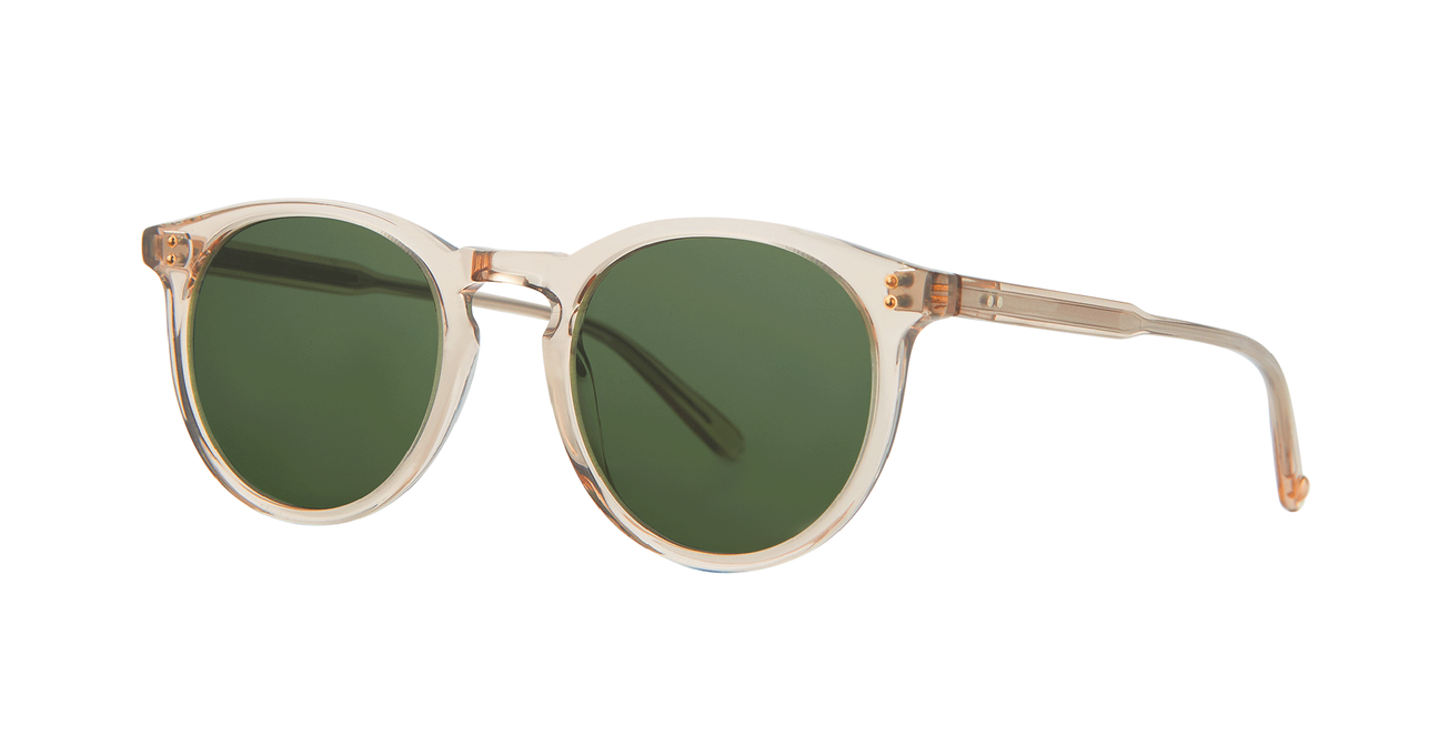 Slim, classic, and lightweight, the Carlton sunglass is designed with a keyhole bridge and new medium fit to provide extra versatility. Made from our new bio-based eco- acetate, the Carlton features distinctive raised rivet pins along the endpieces—a signature of our consciously crafted line.